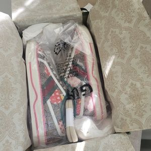 Gucci  Les Pommes Sneaker 38 women